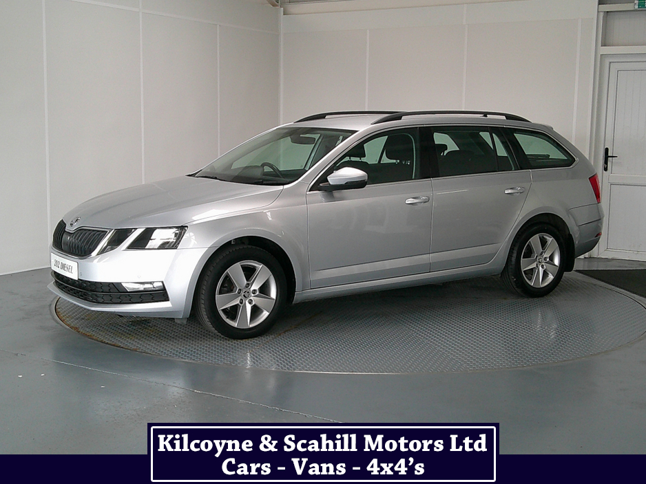 2020 Skoda Octavia - image 3