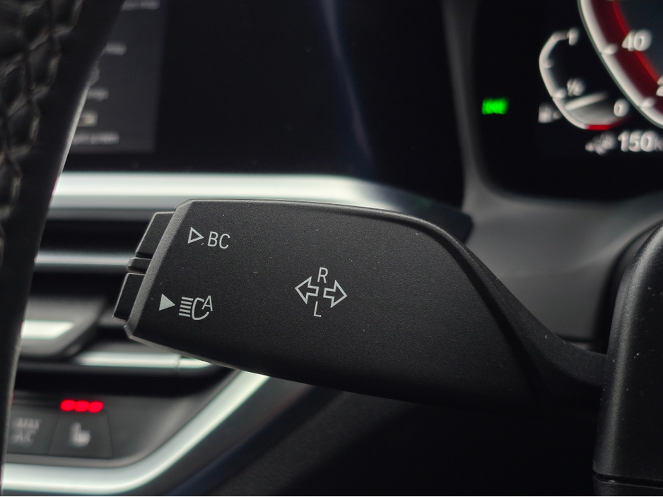 2021 BMW 3 Series - image 24