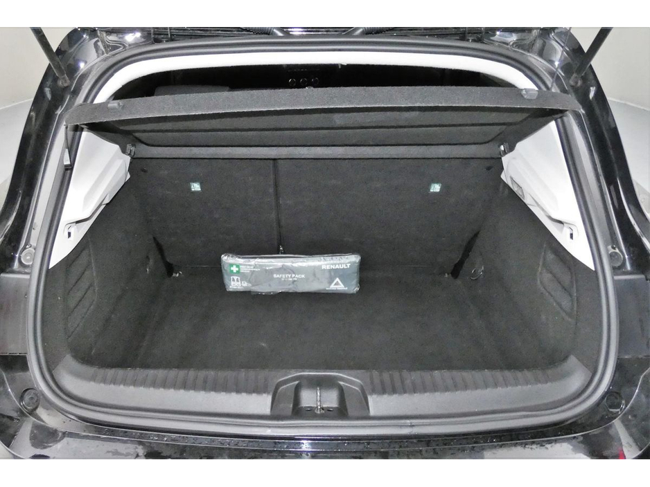 2022 Renault Clio - image 27
