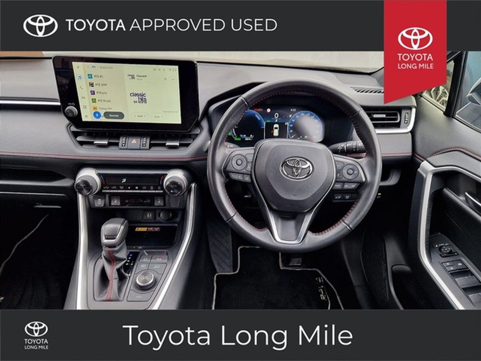 2025 Toyota Rav4 - image 8