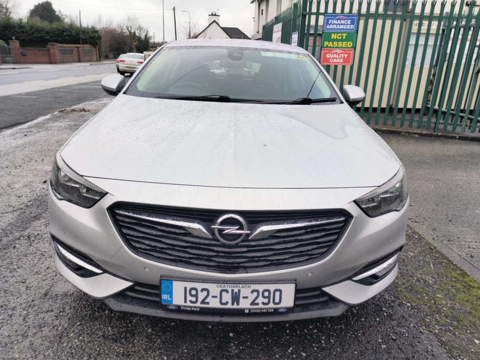2019 Opel Insignia - image 2
