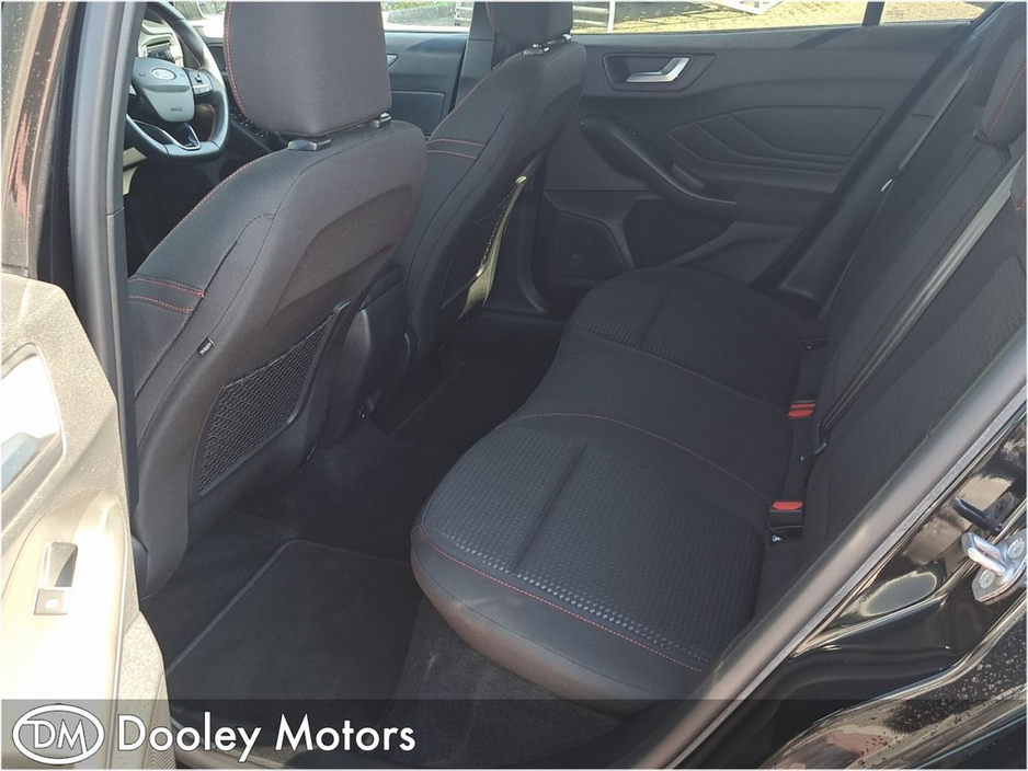 2022 Ford Focus - image 12