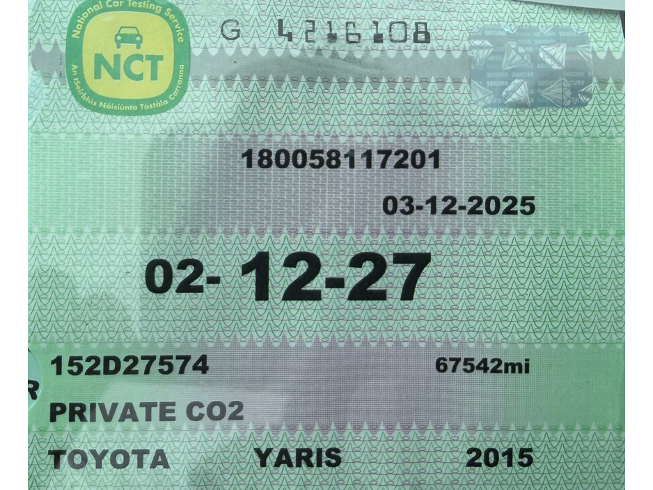 2015 Toyota Yaris - image 10