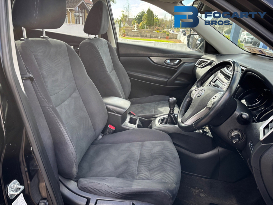 2017 Nissan X-Trail - image 7