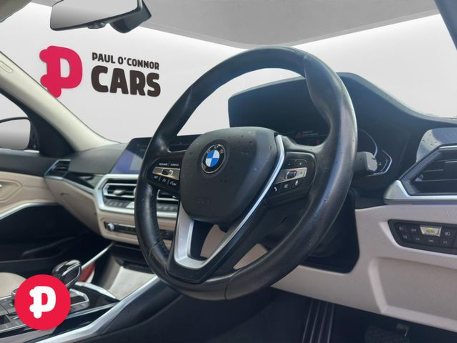 2021 BMW 3 Series - image 2