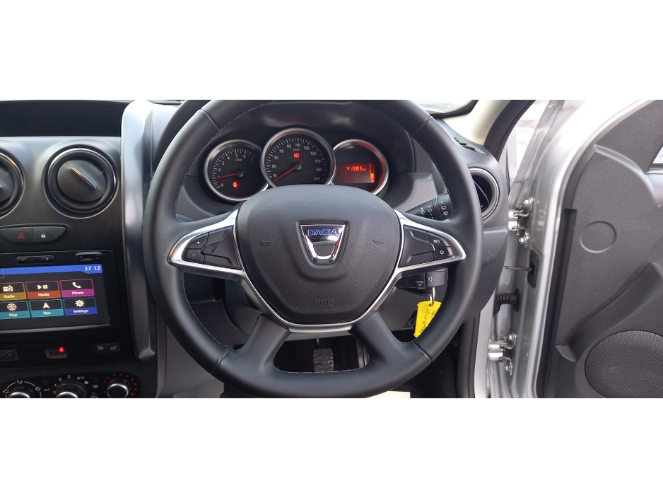 2018 Dacia Duster - image 13