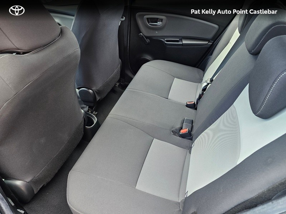 2019 Toyota Yaris - image 7