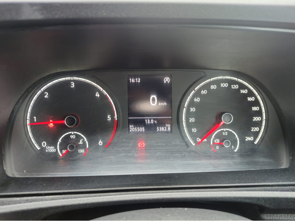 2022 Volkswagen Caddy - image 7