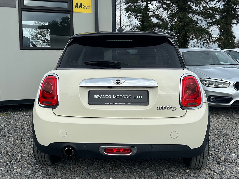 2017 MINI Cooper D - image 7