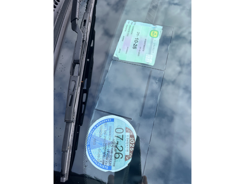 2015 Toyota Auris - image 14