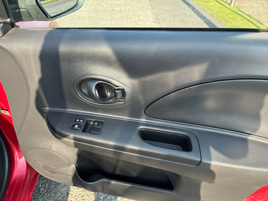 2015 Nissan Micra - image 11