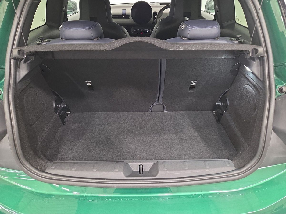 2024 MINI Hatch - image 13