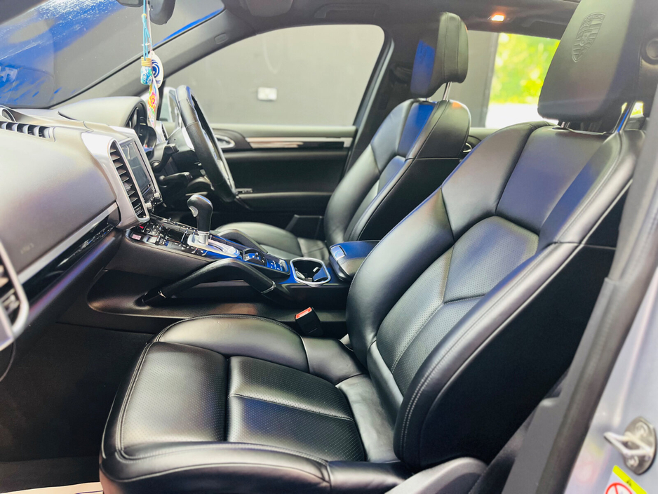 2018 Porsche Cayenne - image 18