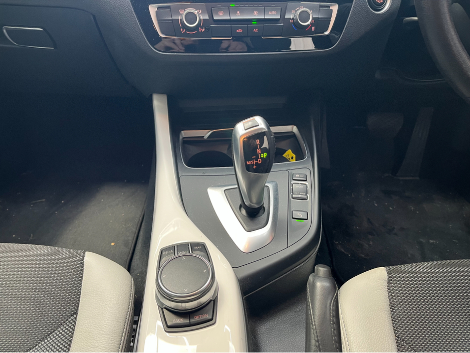 2017 BMW 1 Series - image 17