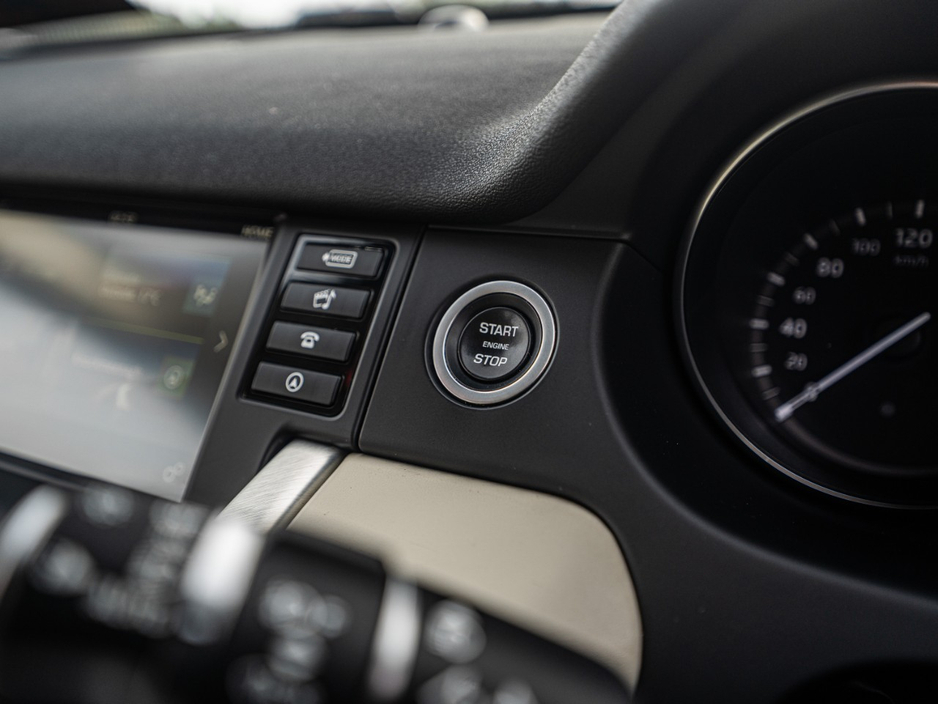 2016 Land Rover Discovery Sport - image 24