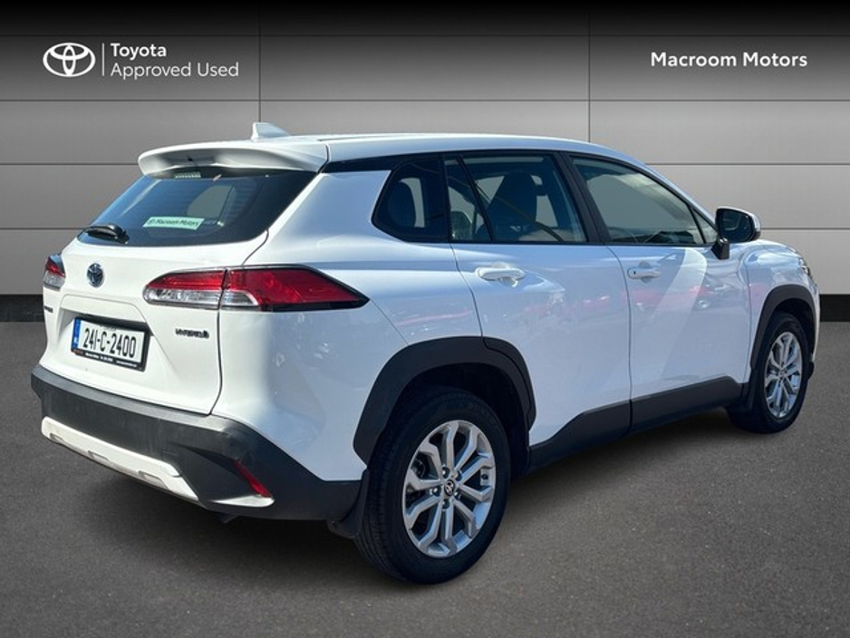 2024 Toyota Corolla Cross - image 2