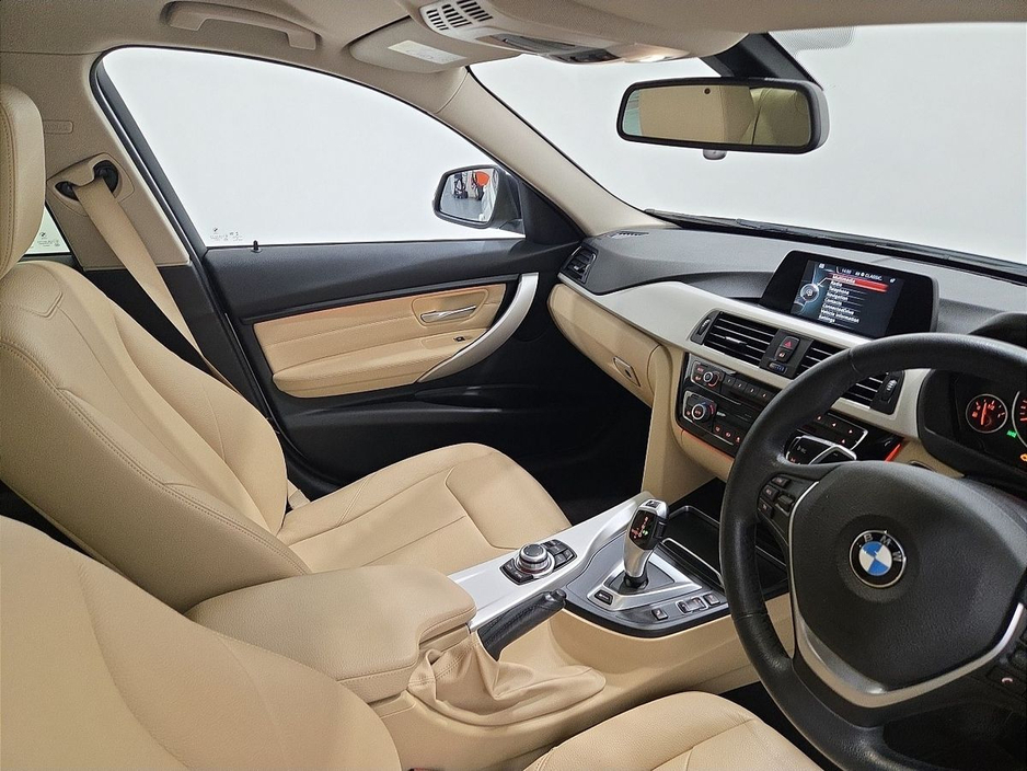 2017 BMW 3 Series 330e SE