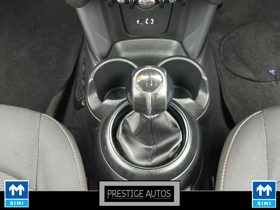 2014 MINI Hatch - image 15