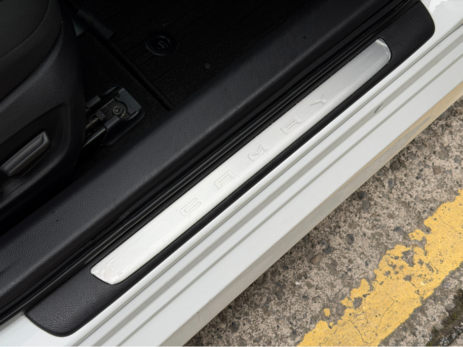 2020 Toyota Camry - image 13