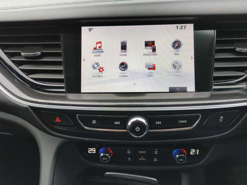 2018 Opel Insignia - image 11