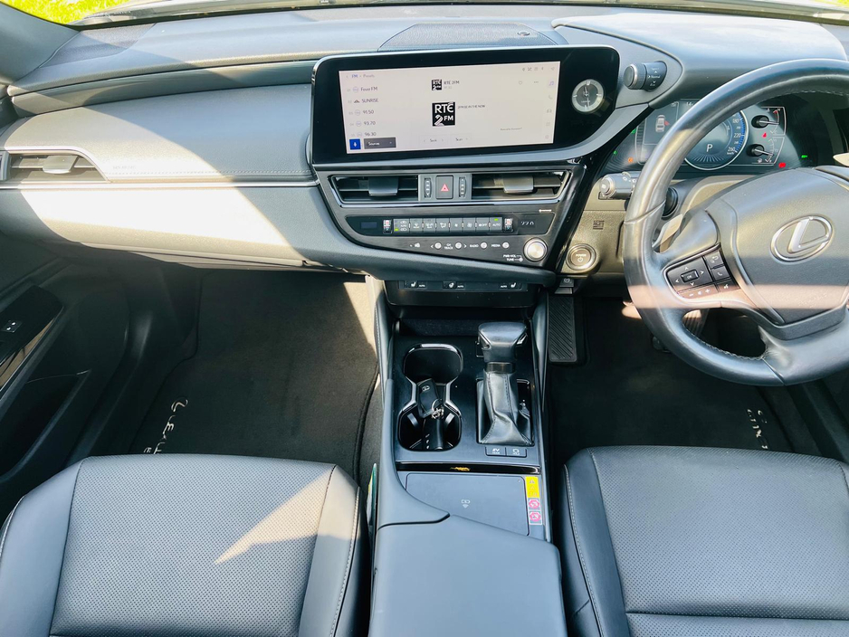 2023 Lexus ES 300 H - image 21