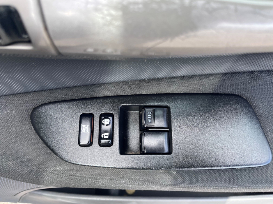 2008 Toyota Auris - image 7