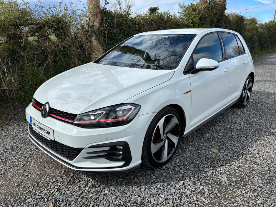2018 Volkswagen Golf - image 2