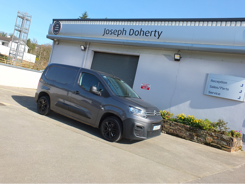 2022 Citroen Berlingo - image 22