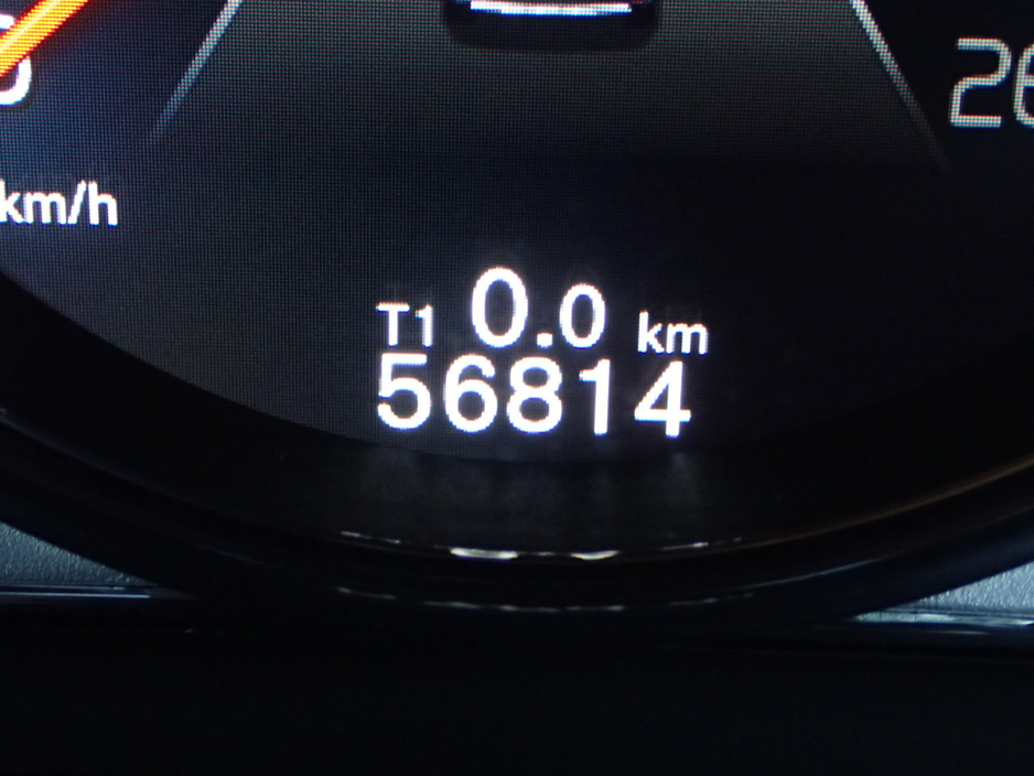 2017 Volvo XC60 - image 9