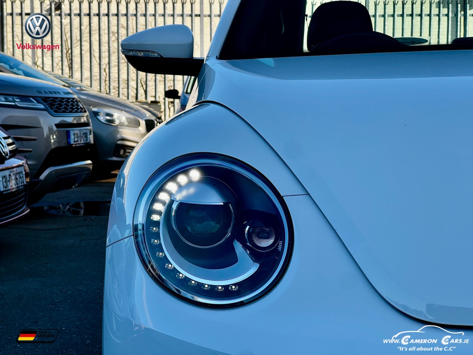 2013 Volkswagen Beetle - image 21