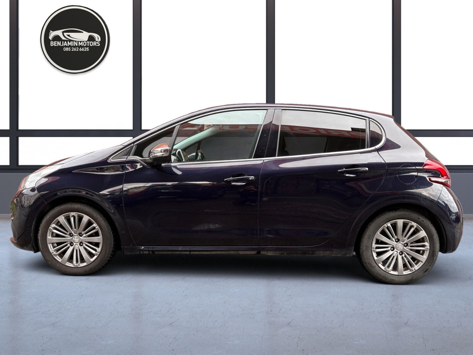 2017 Peugeot 208 - image 8