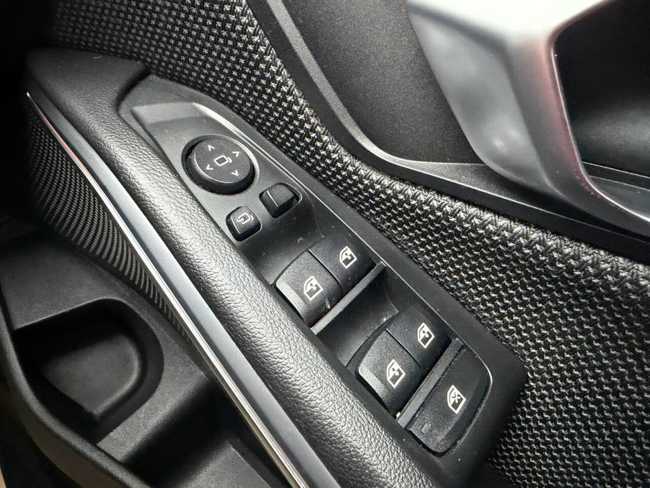 2021 BMW 3 Series - image 31