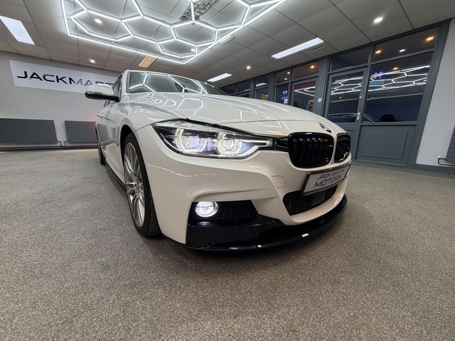 2016 BMW 3 Series - image 7