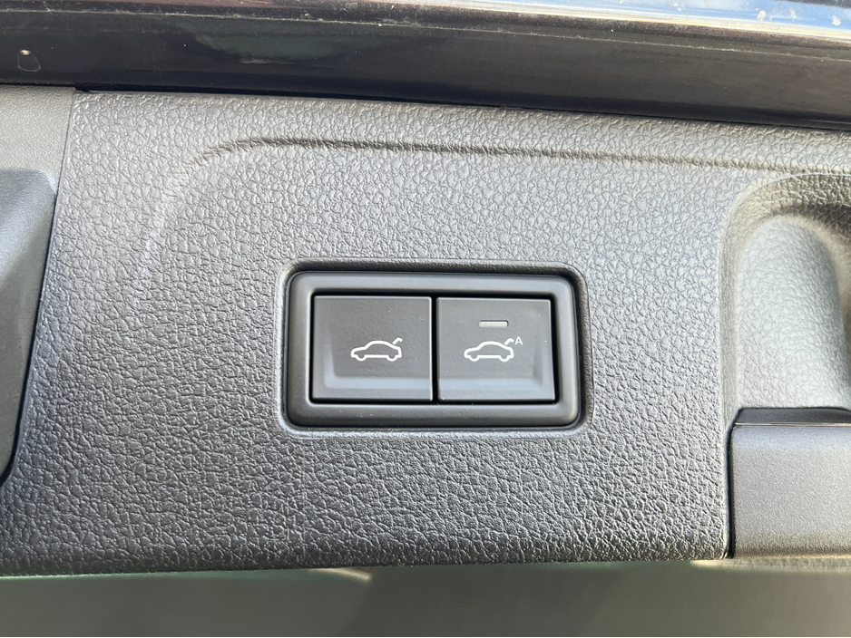 2021 Volkswagen Passat - image 9