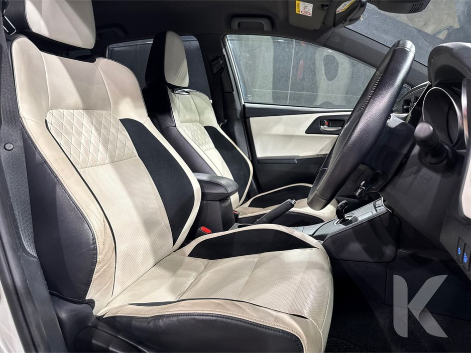 2017 Toyota Auris - image 22