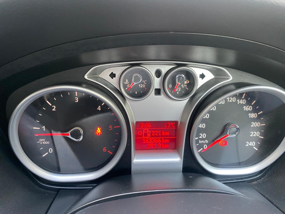 2008 Ford Focus - image 8