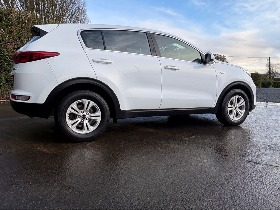 2016 Kia Sportage - image 9