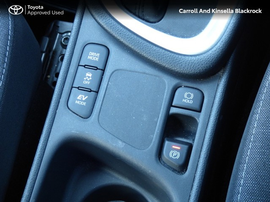 2024 Toyota Yaris - image 15