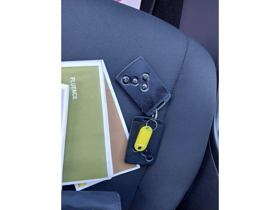 2011 Renault Fluence - image 25