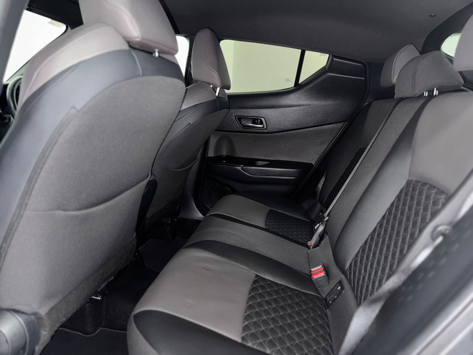 2020 Toyota C-HR - image 4