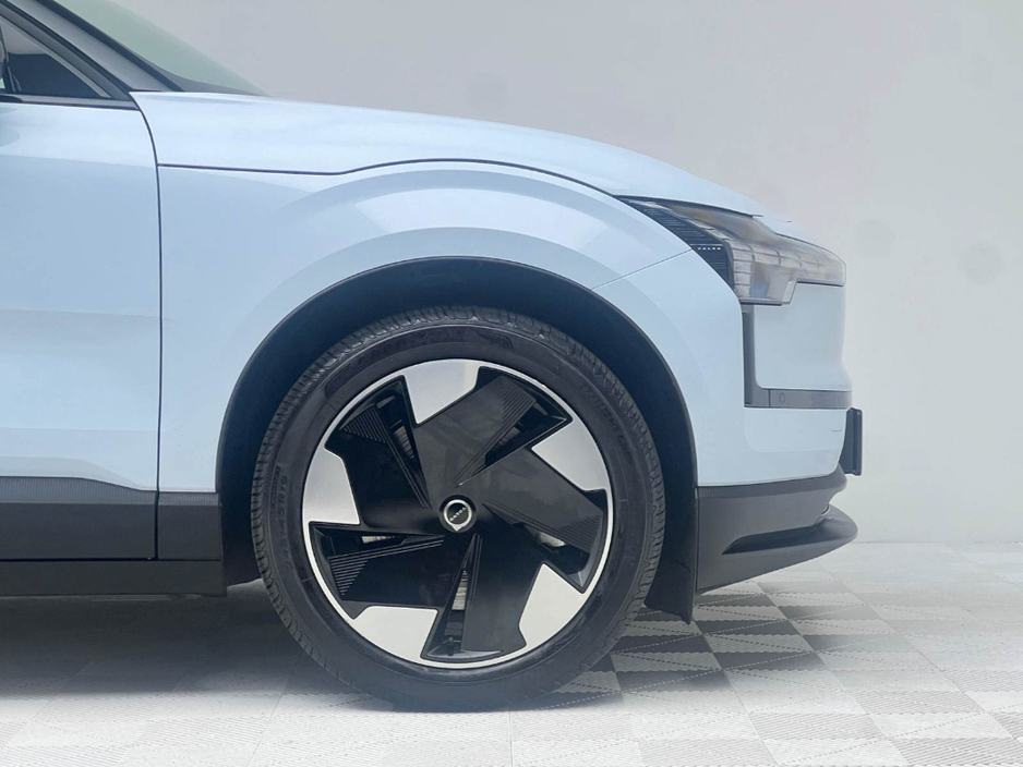 2024 Volvo EX30 PLUS PERFORMANCE AWD 69KWH 422HP €34,990