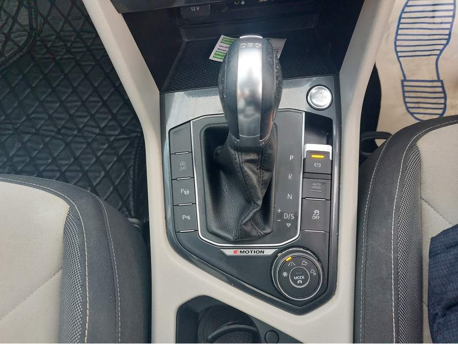 2018 Volkswagen Tiguan - image 16