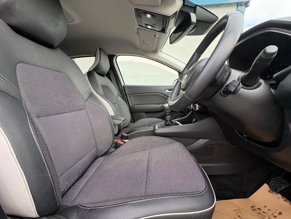 2022 Renault Captur - image 6