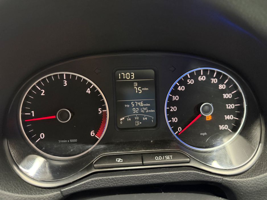 2012 Volkswagen Polo - image 20