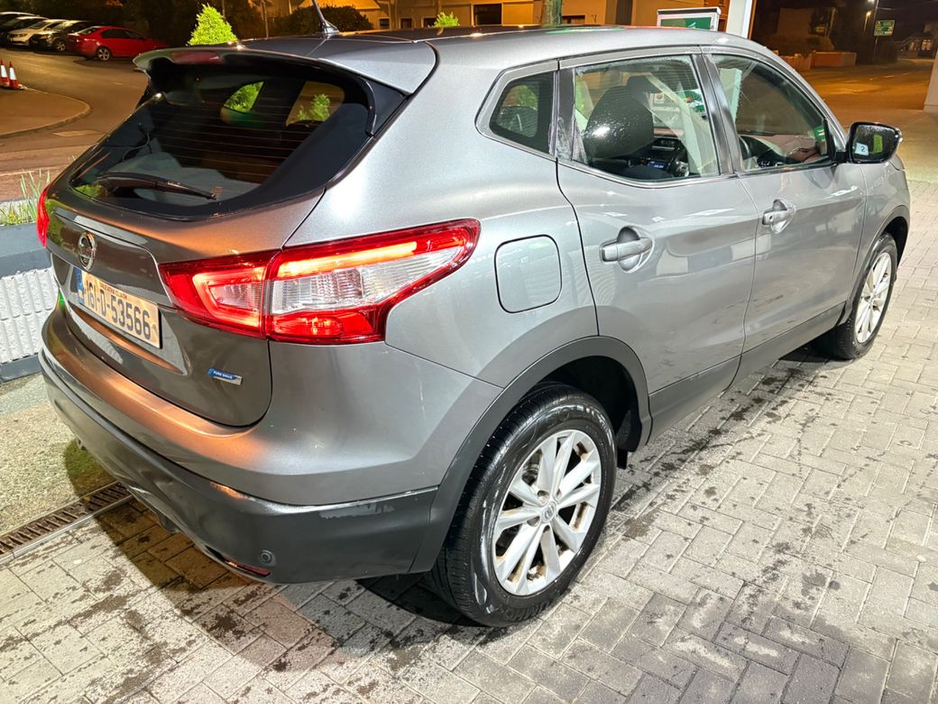 2016 Nissan Qashqai - image 8