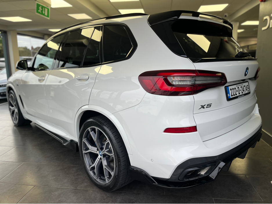 2022 BMW X5 - image 6