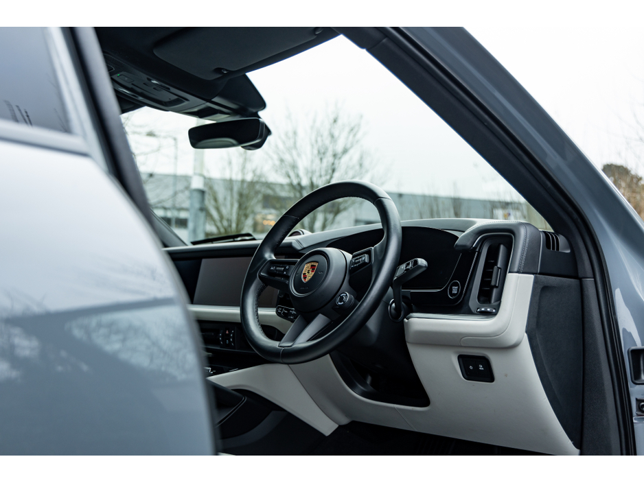 2024 Porsche Cayenne E-HYBRID 4DR AUTO *MEGA SPEC* €107,900