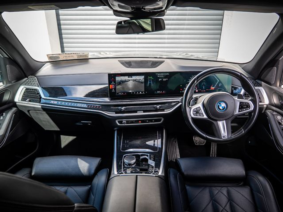 2023 BMW X5 - image 11