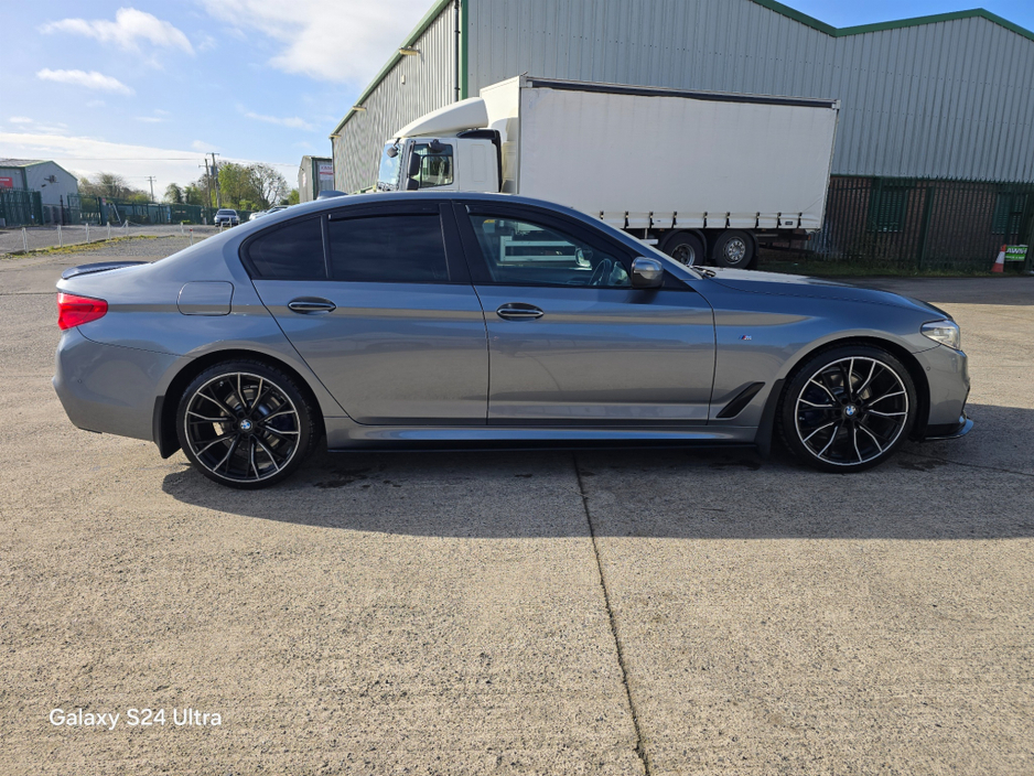 2018 BMW 5 Series - image 9