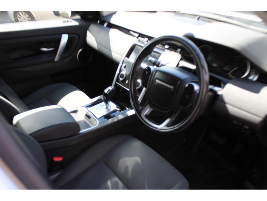 2020 Land Rover Discovery Sport - image 6